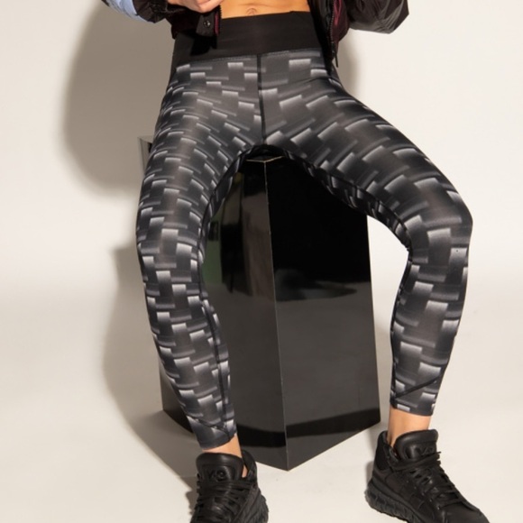 Alexander McQueen Pants - Fantasma MCQ ALEXANDER MCQUEEN Crop Ankle Cotton Blend Jersey Legging XS